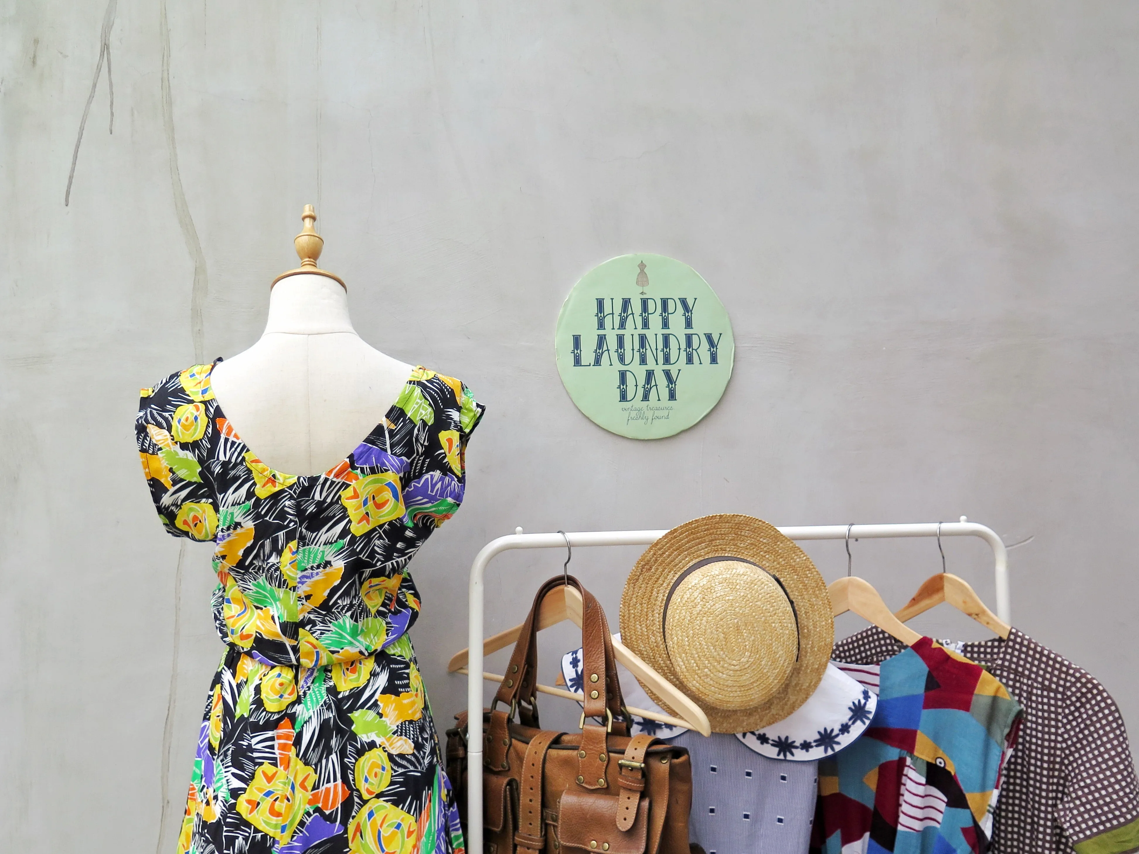 Pia | Vintage 1970s fun tropical Caribbean colourful print sleeveless dress