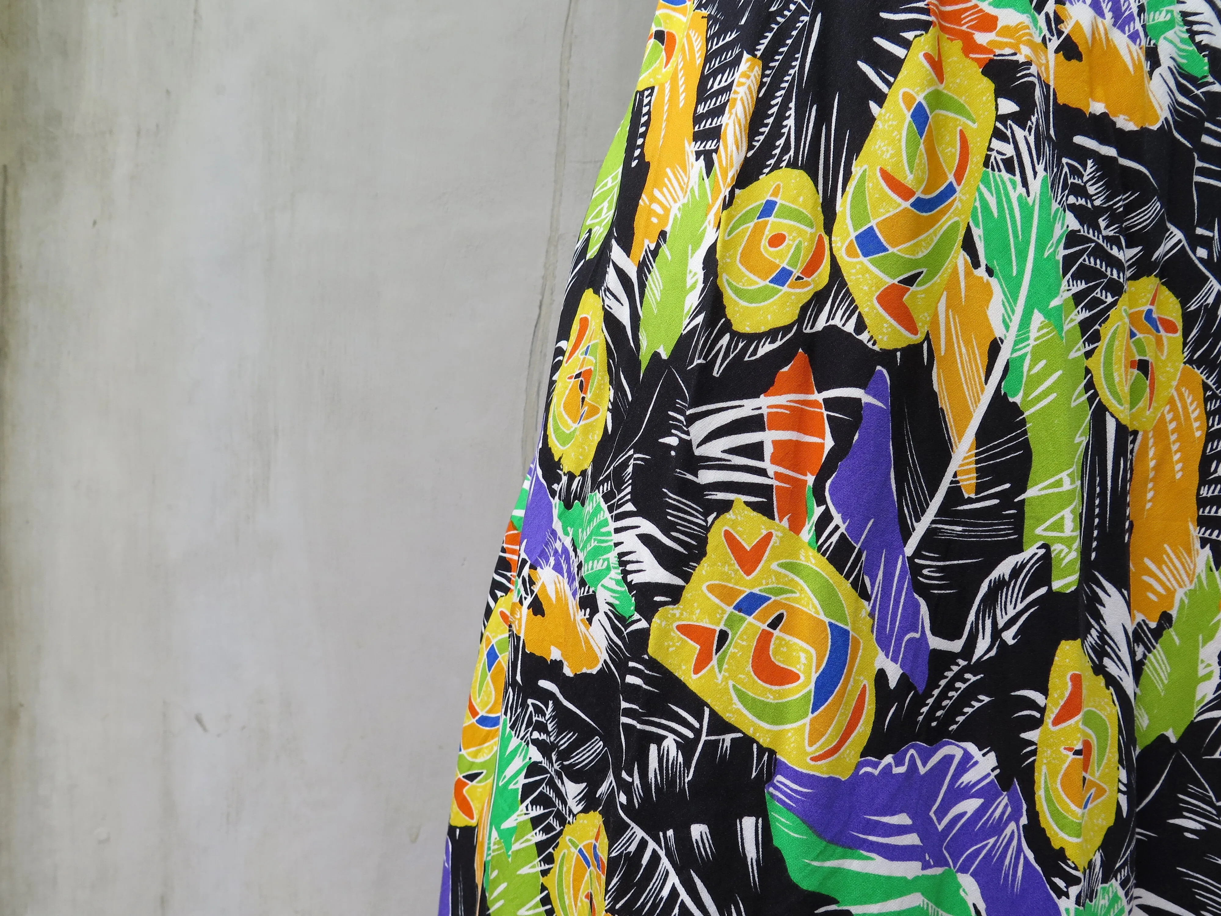 Pia | Vintage 1970s fun tropical Caribbean colourful print sleeveless dress