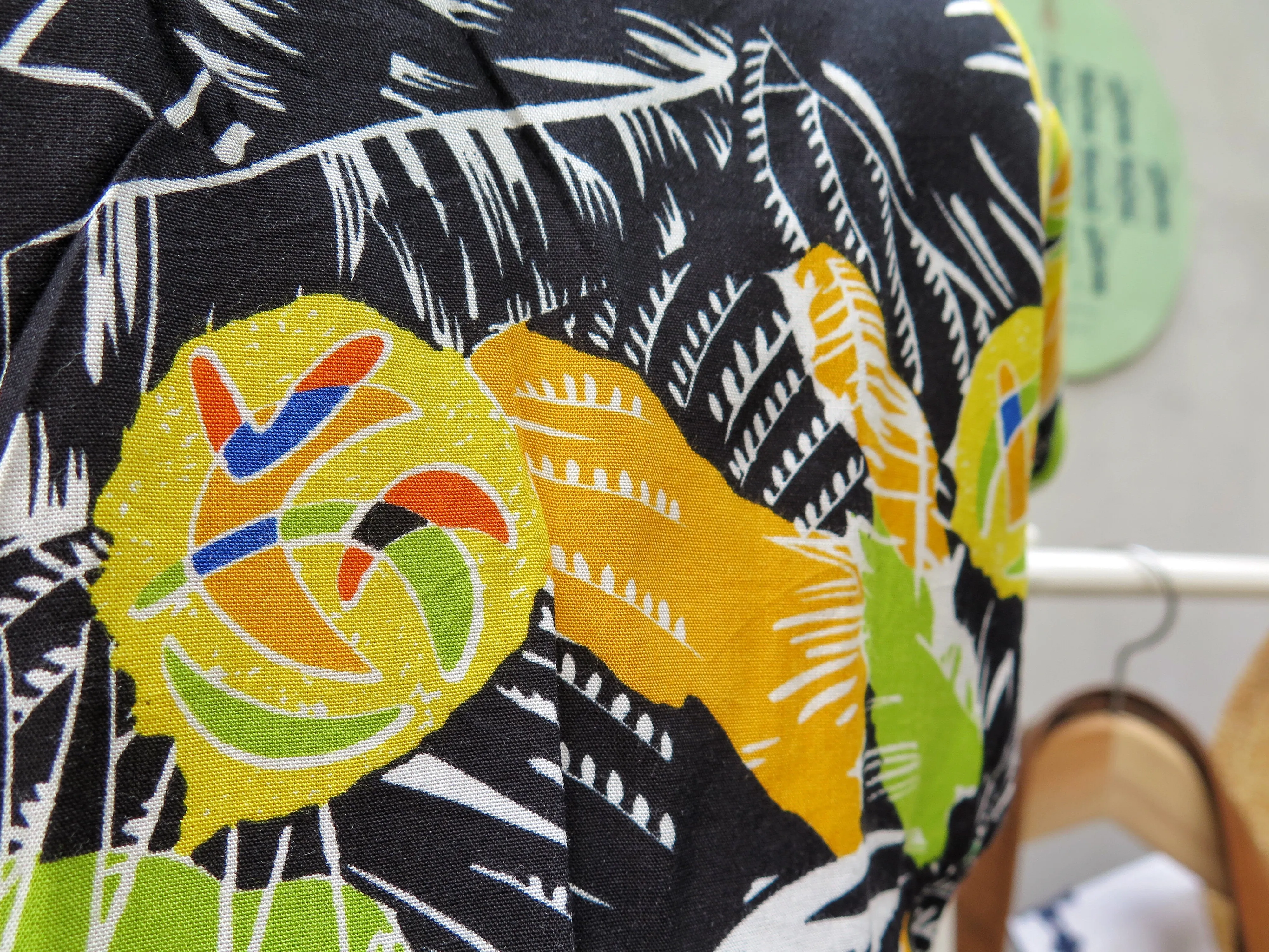 Pia | Vintage 1970s fun tropical Caribbean colourful print sleeveless dress