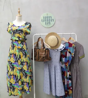 Pia | Vintage 1970s fun tropical Caribbean colourful print sleeveless dress